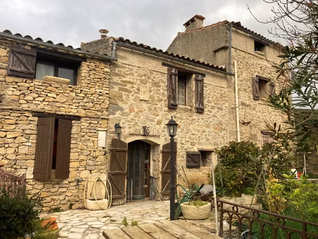 corbieres vertes proche couiza - maion de village en pierre
