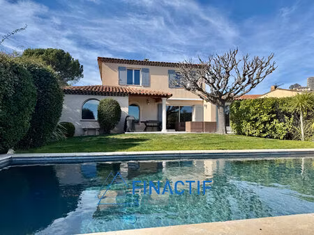 eguilles - maison 155 m2 - jardin 1000 m2 - piscine - garage - vue dominante -