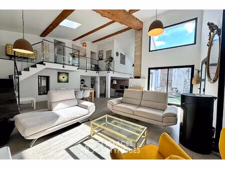 maison d'architecte en coeur de ville avec grande terrasse