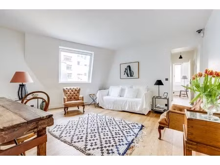 paris 8ème - miromesnil / malesherbes: 3 pieces dernier etage