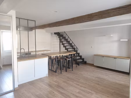 centre du villa de bessenay  très jolie maison de village en