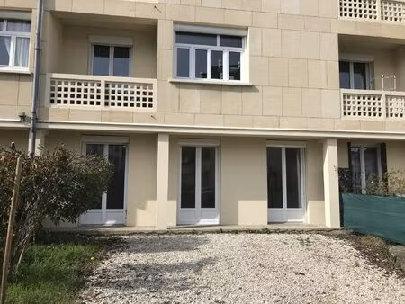 louviers centre ville  f2 lumineux et fonctionnel avec jardin pr