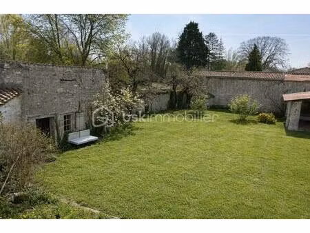 maison en pierre de 170 m² à usseau