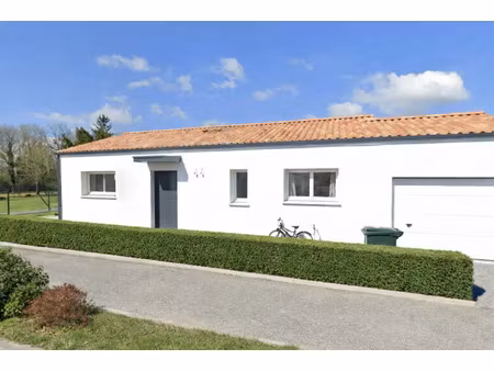 vente maison à rochetrejoux (85510) : à vendre / 100m² rochetrejoux