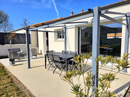 vente maison à tiffauges (85130) : à vendre / 66m² tiffauges