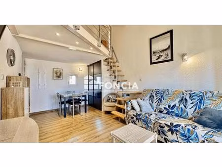 à vendre – cap d'agde  secteur clape – 2 pièces duplex   vendu meublé et équipé  parking p