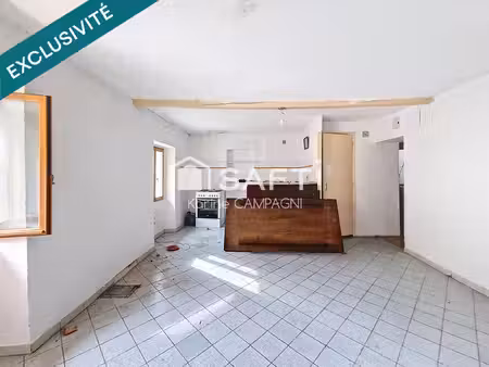 immeuble à fort potentiel au cœur de fontaine-de-vaucluse