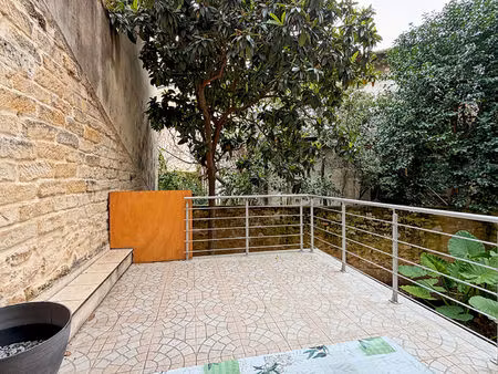 appartement t3 de 70 m² avec terrasse et jardin + studio de 16m² + dependances