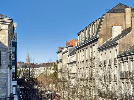 appartement t4- nantes -79 m2/balcon/parking