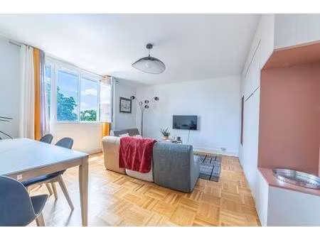 nantes - dobrée : superbe t2 avec cave et parking