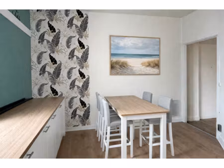 nantes rond point de paris appartement t2 dans un bel immeub