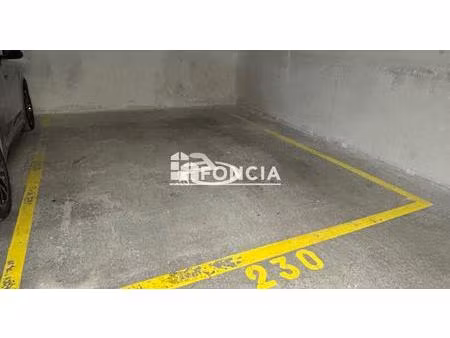 parking pmr sous-sol securise paix