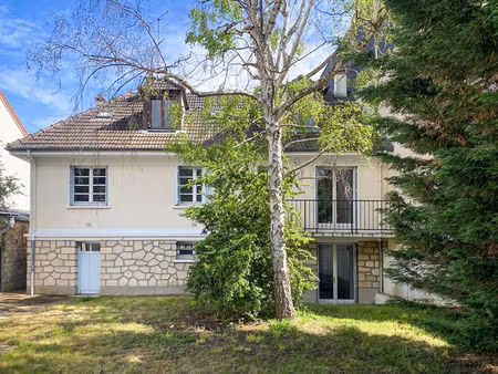 maison de 210 m² - centre ville - travaux à prévoir