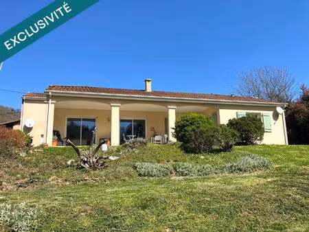 plain pied  2 logements  lumineuse et économique.