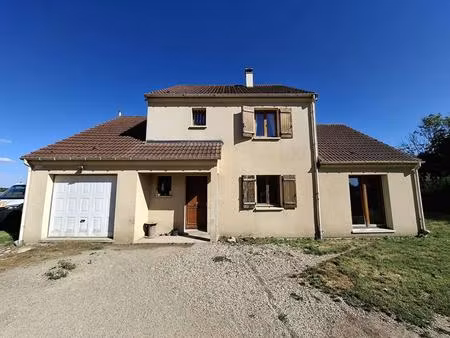 maison/pavillon proche la ferte vidame 9 pièce(s) 137.19 m2 avec terrain 1355m²