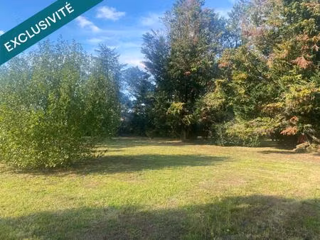 terrain constructible viabilisé de 1620 m²