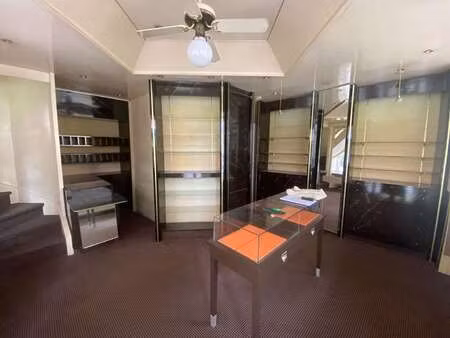 location bureaux et commerces à dinan (22100) : à louer / 50m² dinan
