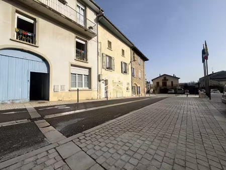 maison de ville - coeur de beaurepaire - place de la mairie au c