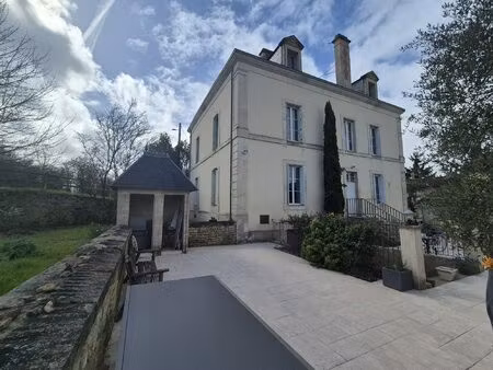 maison de maître avec boxes à chevaux et terrain de 6 600 m²