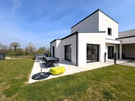 maison récente lumineuse et fonctionnelle à laillé