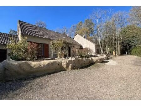 maison à poigny-la-forêt