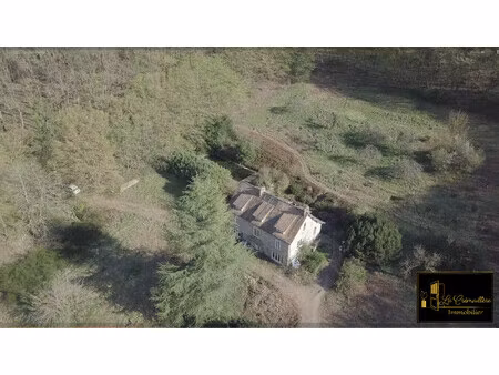 propriété de 250m²  5 chambres sur 5 hectares de terrain