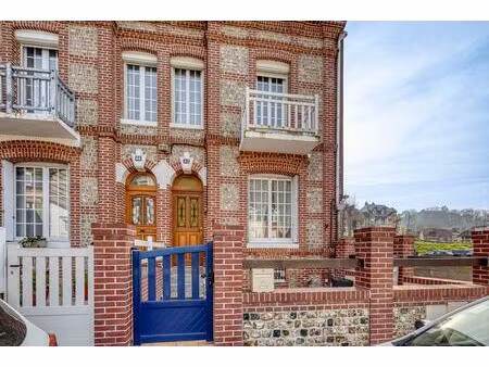 yport centre  maison de pêcheur   commerces et plage à pied