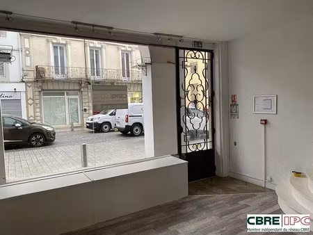 location commerce dax 24 m²