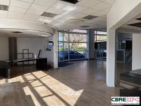 location commerce dax 290 m²