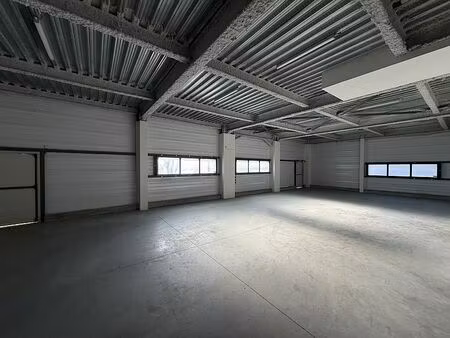 location local d'activités bourg-lès-valence 257 m²