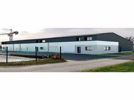 location local d'activités la trinite de thouberville 720 m²