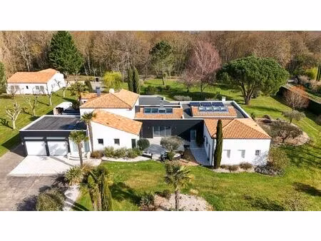 vente maison de luxe jazennes 8 pièces 533 m² <meta name="description" content="royan île 