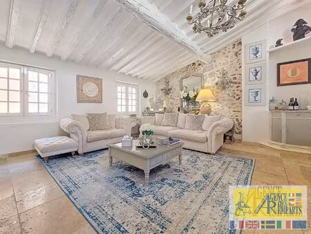 antibes vieil antibes - unique appartement en duplex de 130 m2 avec terrasse