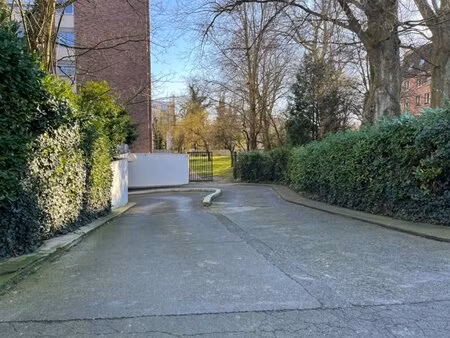 à louer garage-parking – 90 € |lille