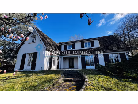 maison 6pièce(s) 3chambre(s) 130 m² la ferté-alais (91590)