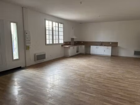 à louer maison 151 02 m² – 764 € |le vieil-baugé