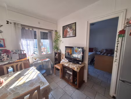appartement t2 avec place de stationnement et garage - balaruc les bains