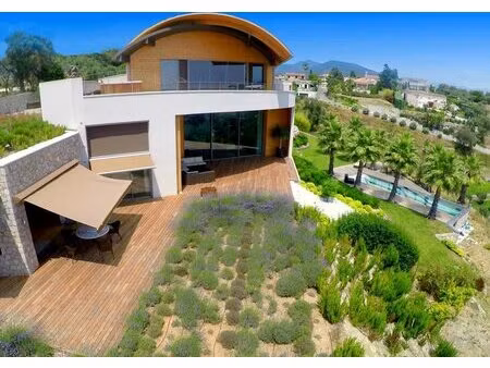 propriété rare à gairaut nice domaine avec ascenseur  vue dominante  terrain avec permis..