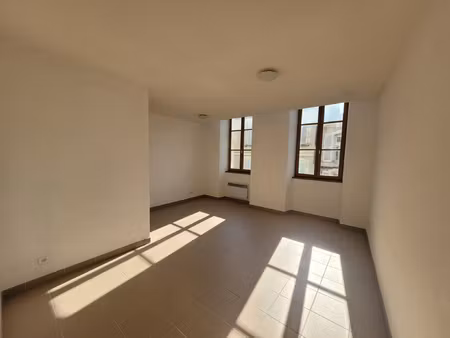 grand appartement avec 2 pièces en location à auch (32)
