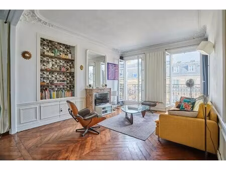 paris 8th district – a perfect pied a terre with id 287684986