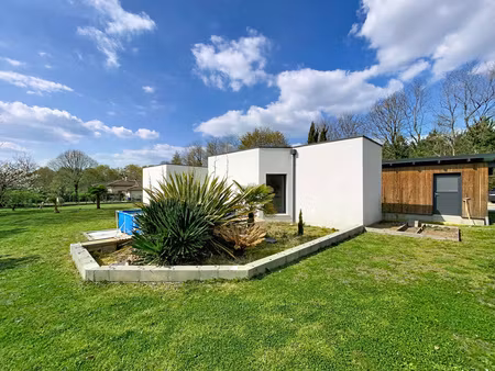 maison de plain-pied 4 chambres  au calme