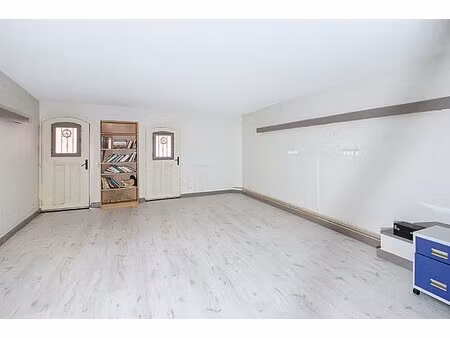 à vendre en exclusivité - local de 77 m² à trans en provence