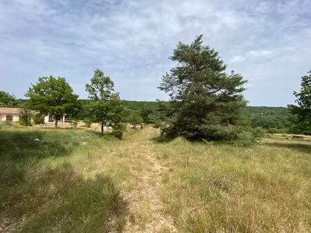 montmeyan  terrain constructible de 4708 m2