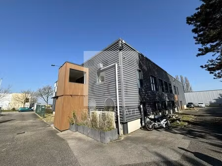 location local professionnel 204m² rillieux la pape 69140