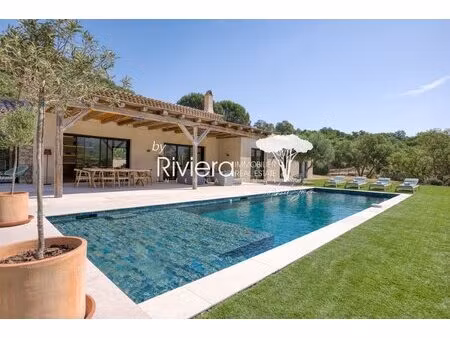 une propriété confidentielle entre nature et élégance aux portes de saint-tropez !