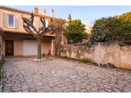 maison de ville t3 / jardin / gd garage / la ciotat