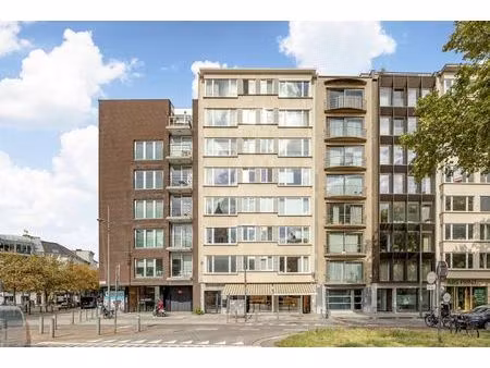 appartement met zicht over de leien en het kmska