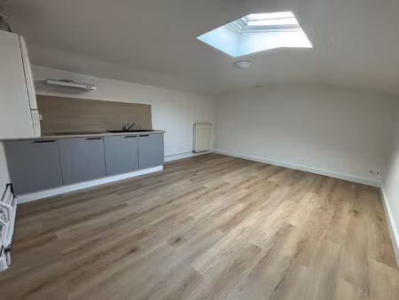 location appartement 2 pièces 38 m² à bordeaux (33100)