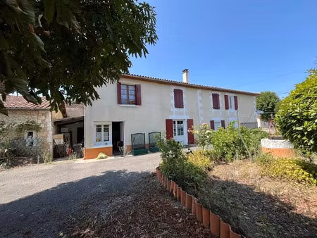 vente maison 8 pièces 250 m² à val-de-bonnieure (16230)  215 000 €