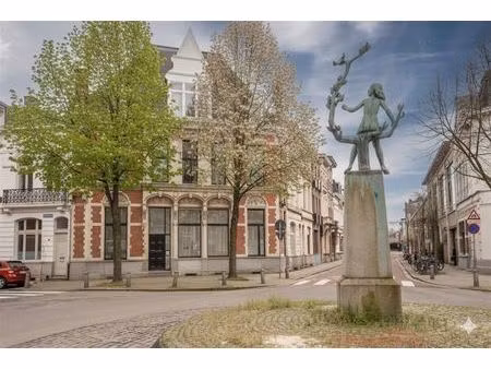 majestueus burgerhuis met studio